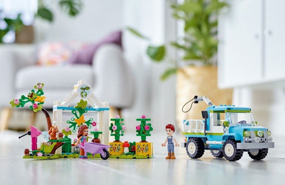 LEGO Friends Furgonetka do sadzenia drzew 41707 Zabawa w trosce o planetę Zachęć dzieci do dbania o przyrodę