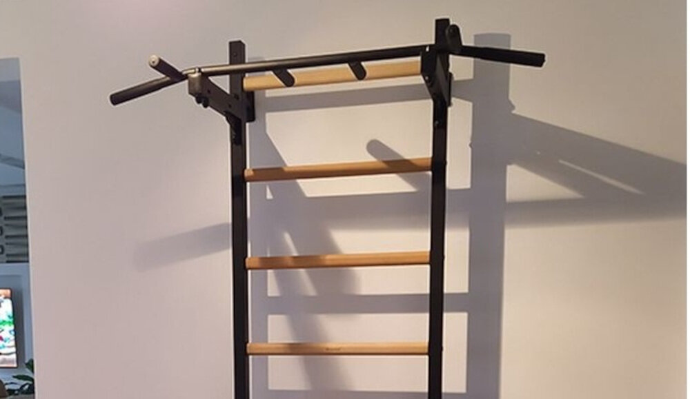 Drabinka gimnastyczna BENCHK 221W + Drążek drazek do podciagania wzmocnienie miesni z wytrzymalej stali